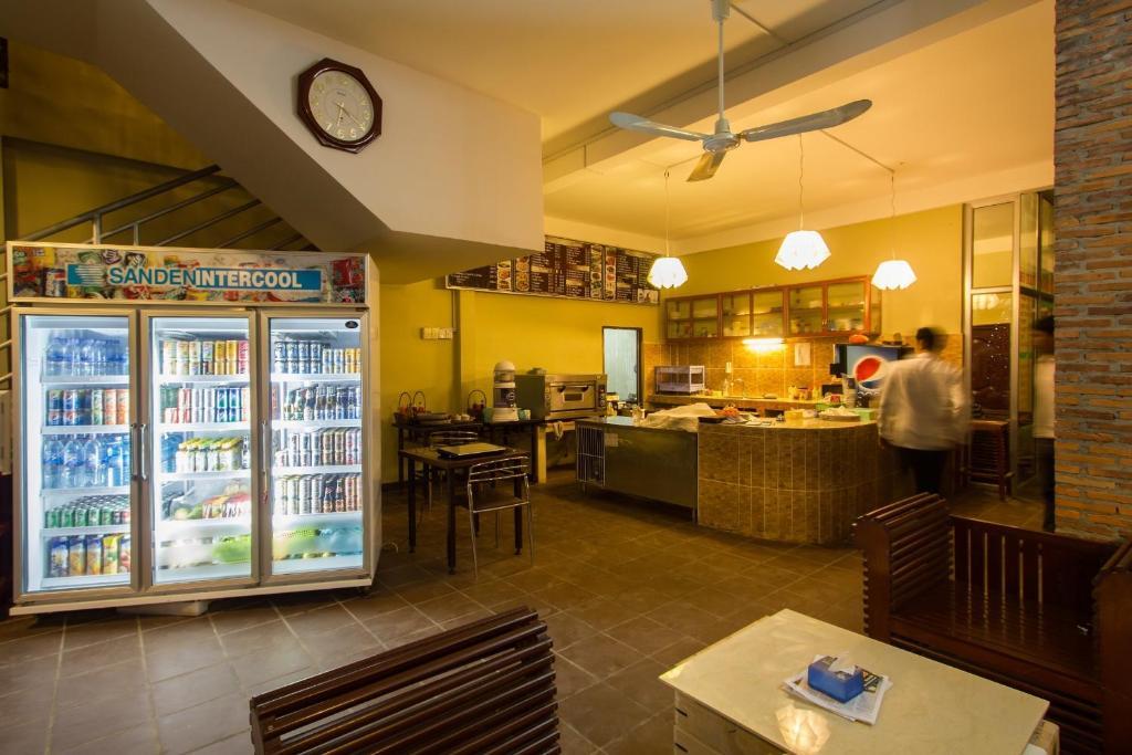 Sakal Guesthouse Restaurant & Bar Sihanoukville Buitenkant foto