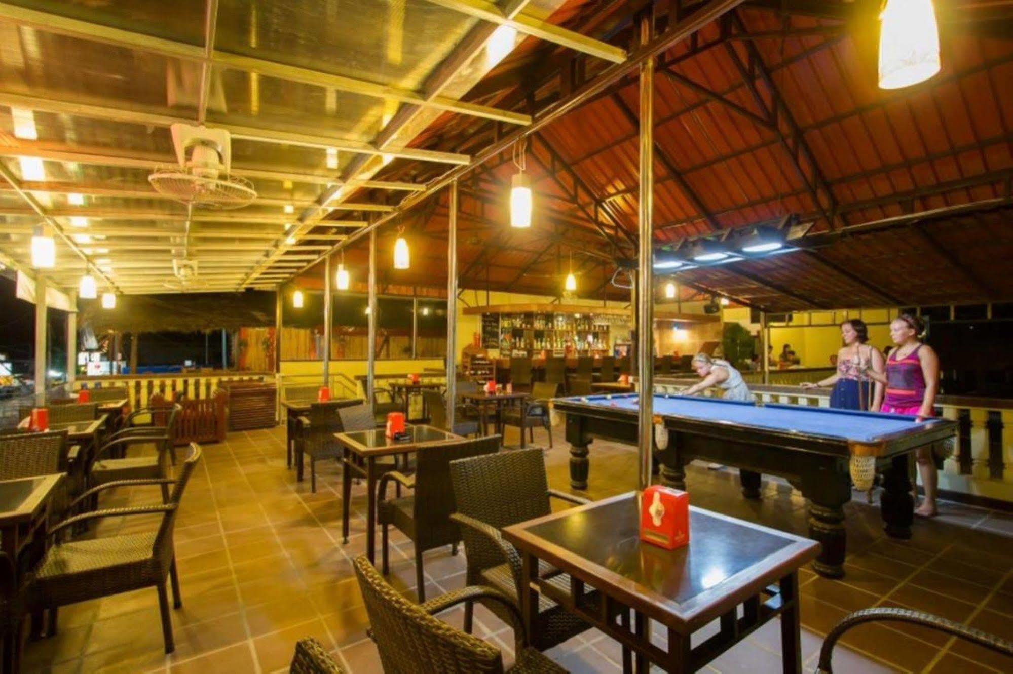 Sakal Guesthouse Restaurant & Bar Sihanoukville Buitenkant foto